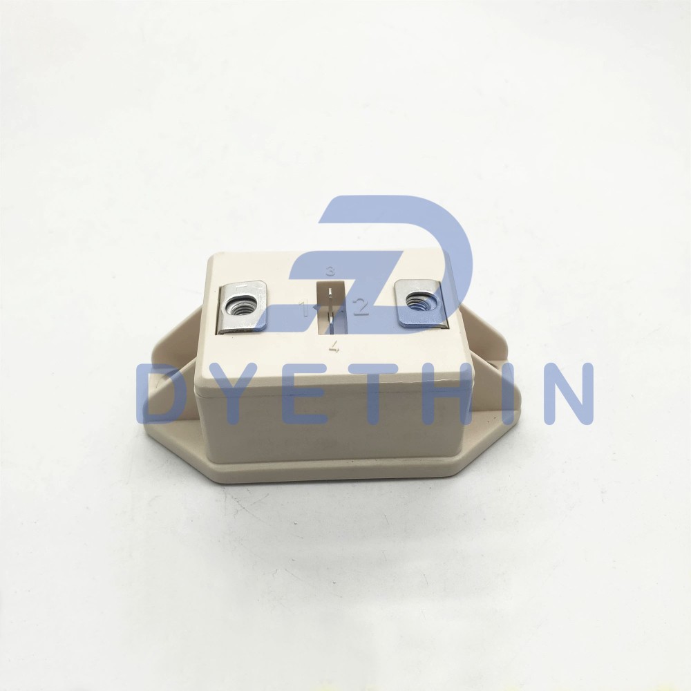 SKM121AR