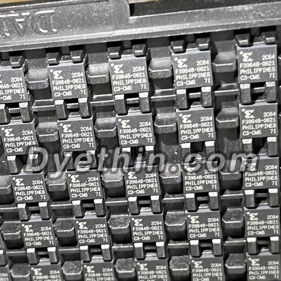 XC2C64A-7QFG48I