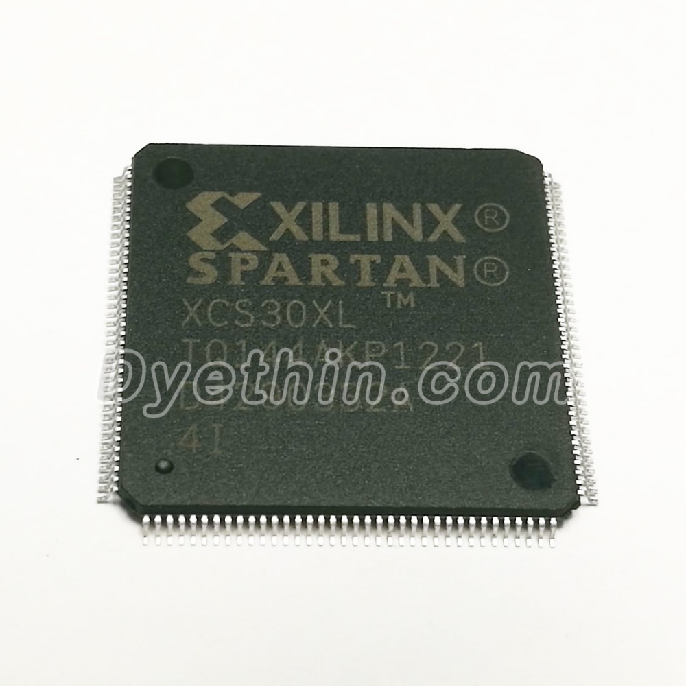 XCS30XL-4TQG144C