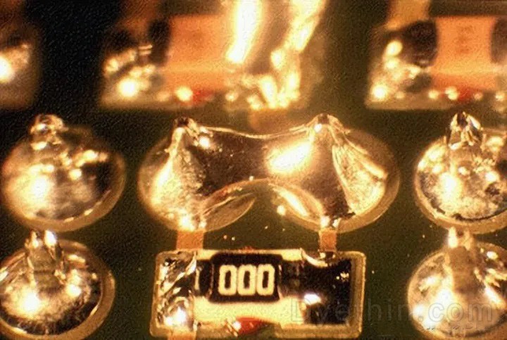 Smaller pads will reduce the possibility of this short circuit Smaller pads will reduce the possibility of this short circuit