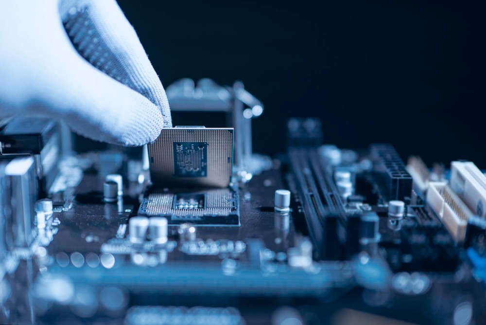 technician-installing-processor.jpg technician-installing-processor